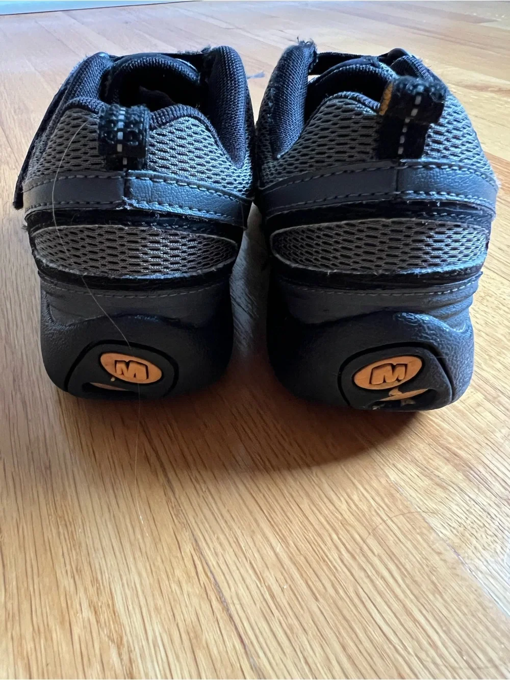 Merrell Intercept Black/ Gray w/ Yellow Kids size 1 Velcro Closure Trail Sneaker